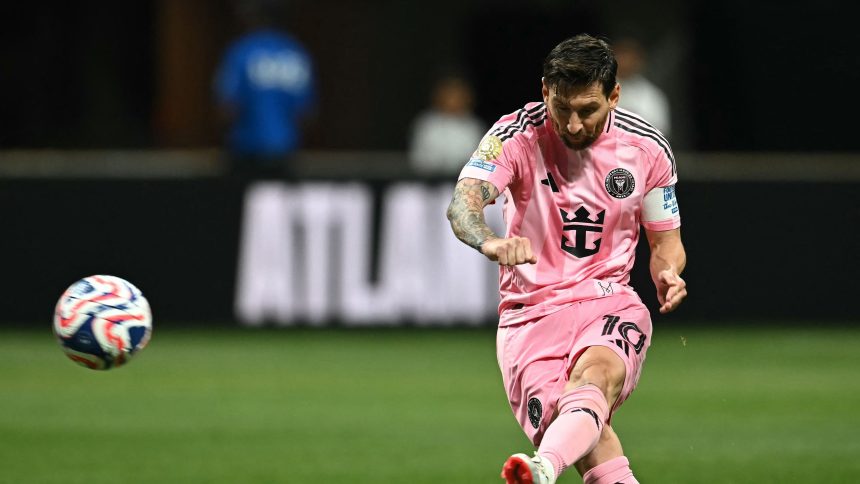 ميسي يهدد عرش رونالدو بقائمة هدافي مونديال الأندية