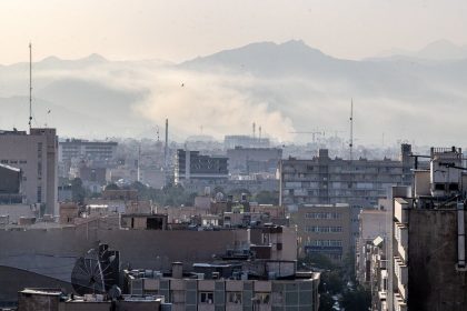 وسائل إعلام إيرانية: سماع دوي 3 انفجارات في شمال شرقي طهران