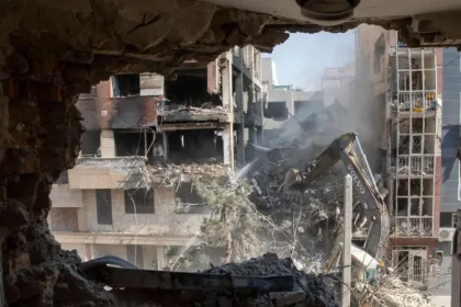 اعلام ايراني: اغتيال عالم نووي وزوجته في هجوم إسرائيلي