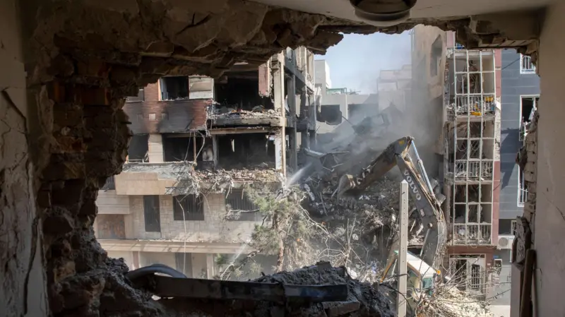 اعلام ايراني: اغتيال عالم نووي وزوجته في هجوم إسرائيلي