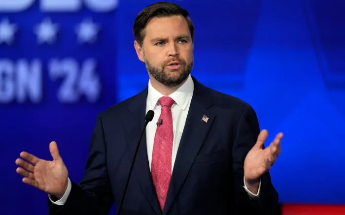 نائب ترامب: أميركا لا تريد تغيير النظام بإيران