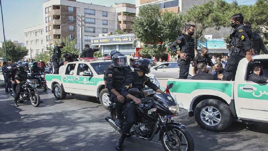 الشرطة الإيرانية تعتقل 53 شخصا على صلة بإسرائيل