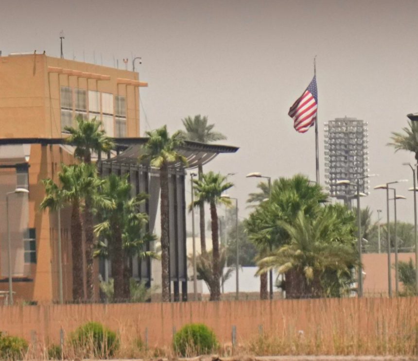 السفارة الامريكية في بغداد تدعو مواطنيها بالعراق لتجنب أماكن تواجد الأجانب والتجمعات الكبيرة