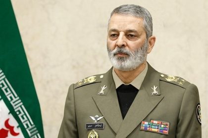 رئيس الأركان الإيراني: سنرد على الخطأ الأمريكي بحزم