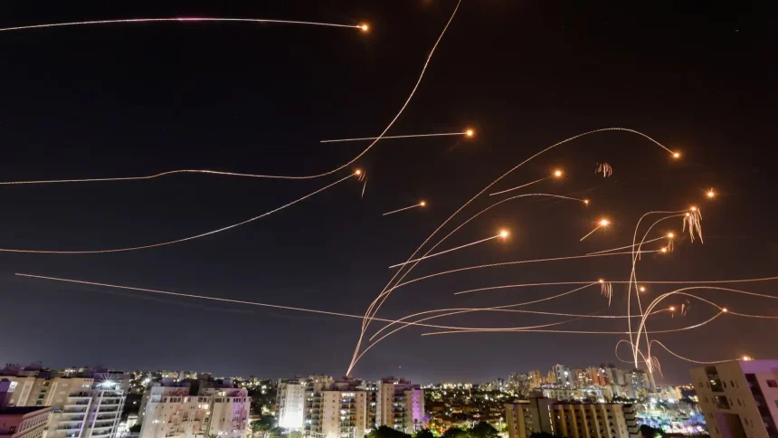 صحيفة امريكية: إسرائيل تسعى لإنهاء الحرب مع إيران