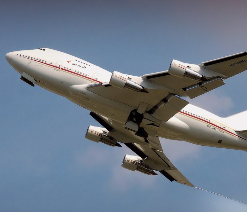 البحرين تعلن إغلاق مجالها الجوي مؤقتاً