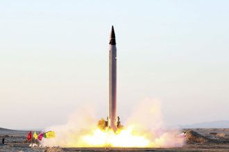 مسؤول أمريكي: نحن على علم مسبق بشأن الهجوم الصاروخي الإيراني على قطر