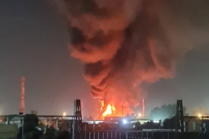 ‏الناطق باسم القائد العام: الاستهداف أحدث أضراراً كبيرة بمنظومتي الرادار في معسكر التاجي وقاعدة الإمام علي (ع)‬