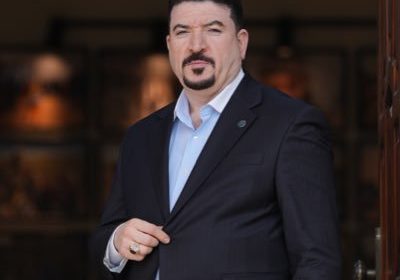 الدفاع: اعتقال الناشط عباس العرداوي لنشره تدوينية تحريضية تعمد بها الإساءة والتشهير بالمؤسسة الأمنية