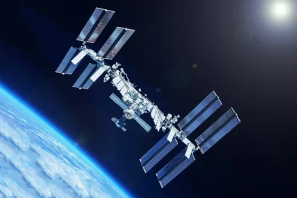 السعودية تطلق 10 تجارب علمية إلى محطة الفضاء الدولية