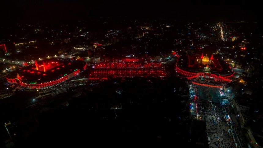 بدء مراسم استبدال الرايات للعتبتين الحسينية والعباسية إيذاناً بحلول شهر محرم الحرام