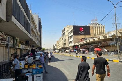 بالصور.. قطع جسر السنك وساحة الخلاني وسط بغداد