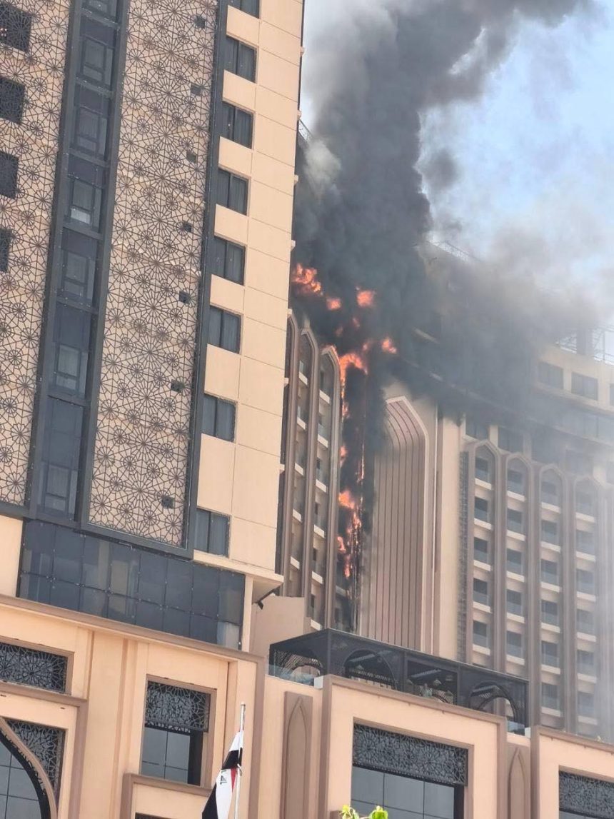 اندلاع حريق في فندق قلب العالم وسط بغداد