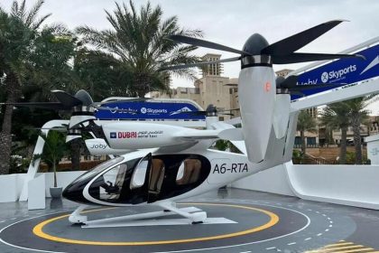 "كوكب الإمارات".. دبي تعلن نجاح أول رحلة "تاكسي" جوي