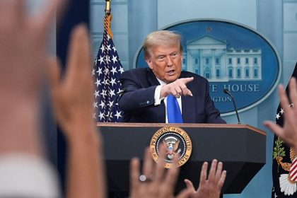 البيت الأبيض: ترامب لا يتفاوض شخصيًا مع إيران والاتصالات تجري عبر دبلوماسيين