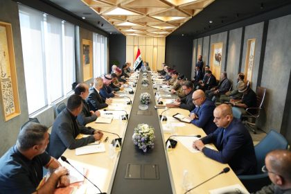 السوداني يصل إلى البصرة على رأس وفد يضم عدداً من الوزراء والمستشارين