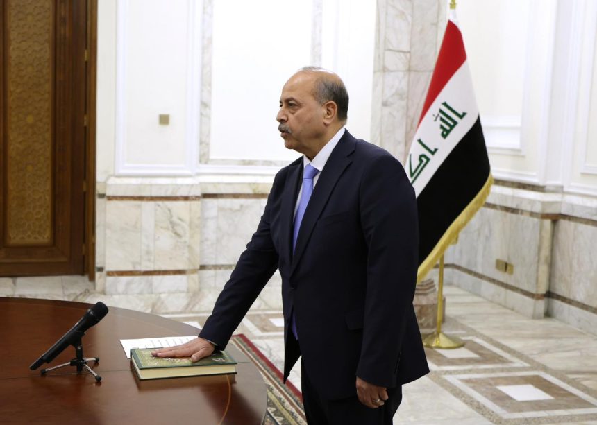 رئيس المحكمة الاتحادية العليا يؤدي اليمين الدستورية أمام رئيس الجمهورية