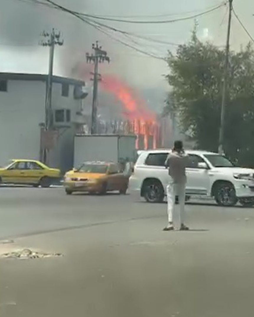 اندلاع حريق داخل بناية قيد الانشاء بمنطقة الكرادة وسط بغداد