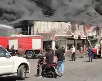 اندلاع حريق داخل عدد من الورش الصناعية قرب مجمع مشن وسط بغداد.. فيديو