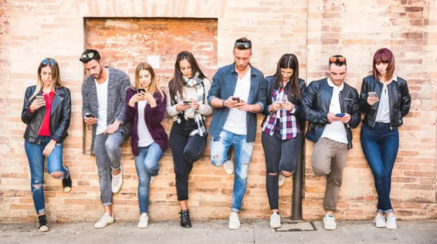 استطلاع: الشباب الأوروبيون يفقدون ثقتهم بالديمقراطية