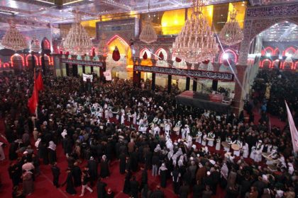 العراق يعلن دخول عشرات الآلاف من الزائرين العرب والأجانب لإحياء ذكرى عاشوراء