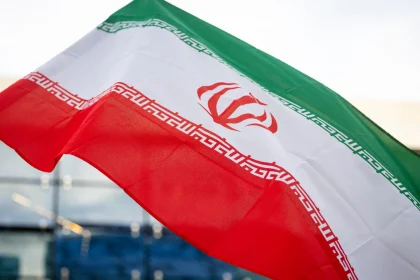 إيران تنفي الأنباء المتداولة حول موعد قريب للمفاوضات مع واشنطن