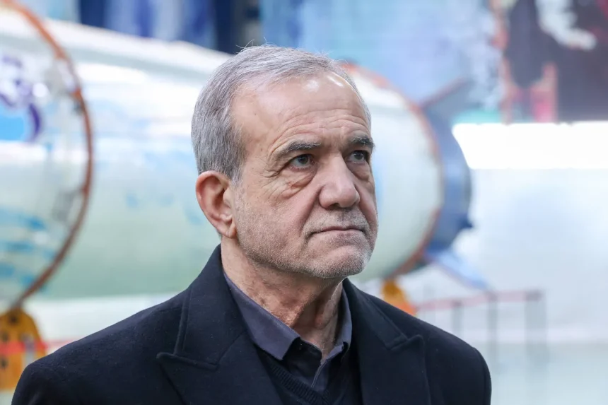 الرئيس الإيراني يتهم إسرائيل بمحاولة اغتياله