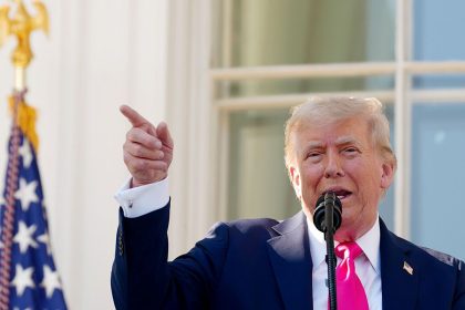 ترامب: سنبدأ فرض الرسوم الجمركية في 1 أغسطس المقبل ولن نمنح أي تمديد