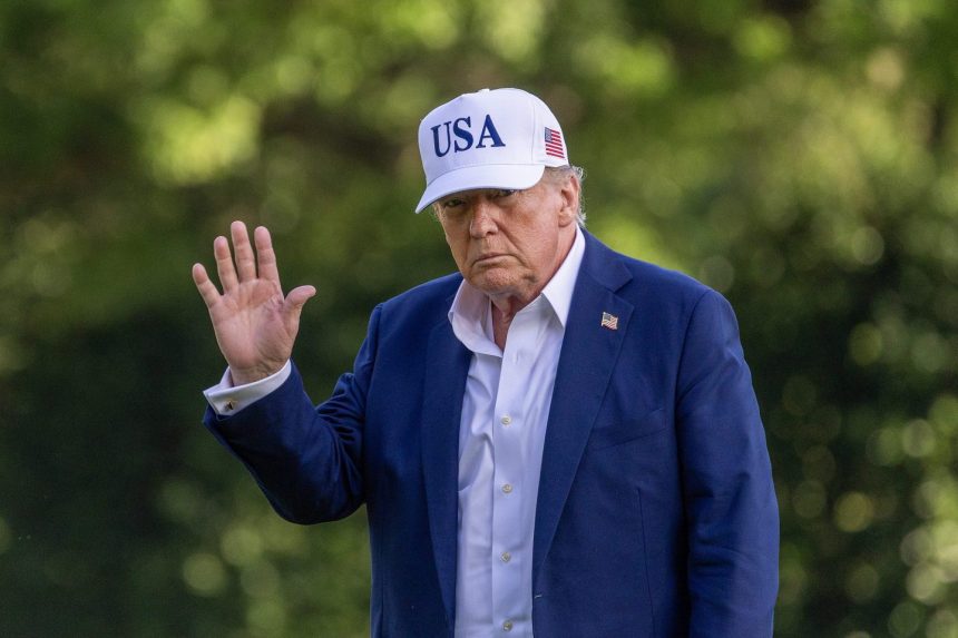 ترامب يعلن عن رسوم جمركية بنسبة 30 بالمئة على العراق والجزائر وليبيا