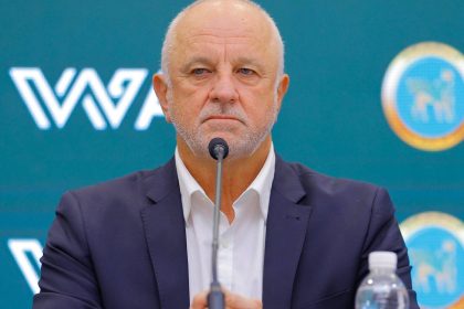 مدرب منتخبنا الوطني