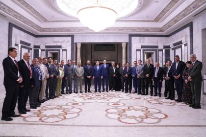 السوداني يوافق على منح اعضاء اتحاد الادباء والكتاب قطع أراضٍ سكنية مخدومة