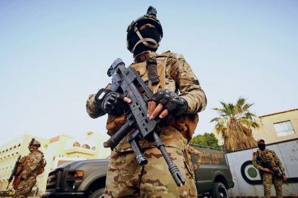 بحوزته معدات "روليت".. إجرام بغداد تطيح بمتهم محكوم غيابيًا ويدير مكانًا للعب القمار