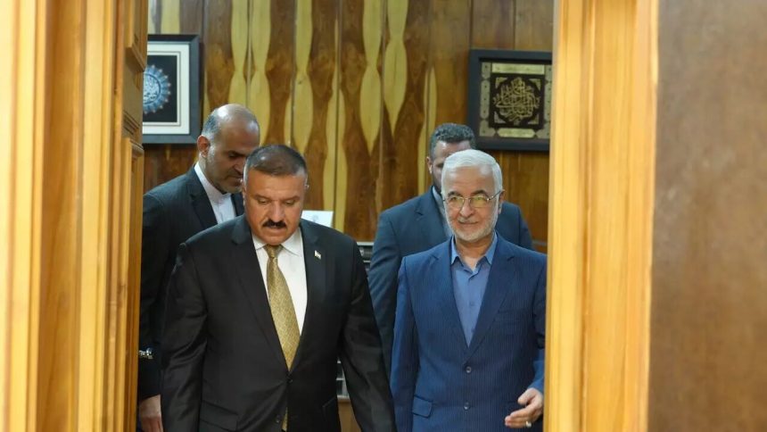 وزير الداخلية يصل طهران لعقد اجتماع ثلاثي مع نظيريه الإيراني والباكستاني يتعلق بالزيارة الأربعينية