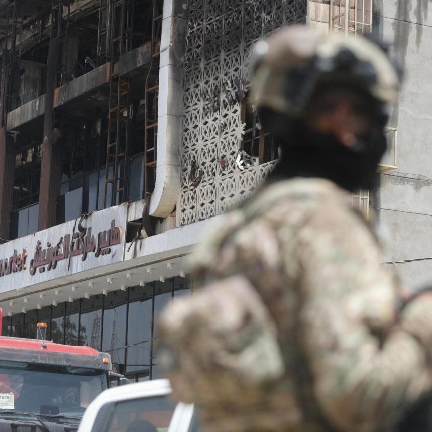 النزاهة: تنفيذ أمر قبض بحق مدير بلدية الكوت الأسبق على خلفية حادثة "هايبر ماركت"