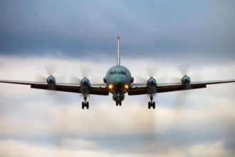 الطوارئ الروسية: فقدان الاتصال بطائرة ركاب على متنها 46 شخصا في شرق البلاد