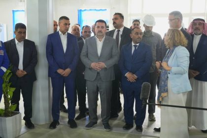 السوداني يطلق العمل بمشروع محطة كهرباء شمس البصرة للطاقة الشمسية بطاقة 1000 ميغاواط