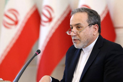 وزير الخارجية الإيراني: سندافع عن حقنا بالتخصيب في محادثاتنا مع الأوروبيين بإسطنبول