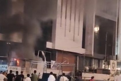 إخماد حريق اندلع داخل بناية قيد الإنشاء في منطقة المنصور غربي بغداد