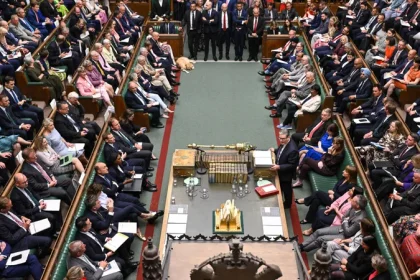 221 نائباً بريطانياً يحضّون ستارمر على الاعتراف بدولة فلسطين