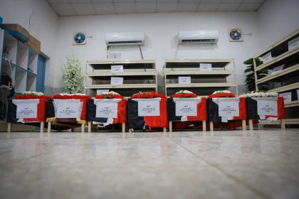 الصحة: تسليم رفات 20 شهيداً من ضحايا مجزرة سجن بادوش بعد إتمام المطابقة الوراثية