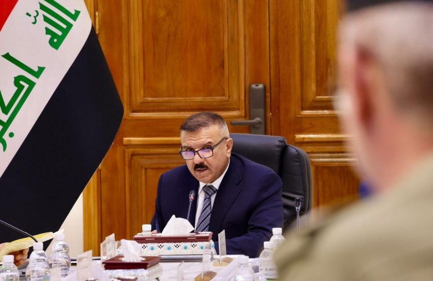 وزير الداخلية يوجه بتعزيز الموارد البشرية لمديريات الدفاع المدني في المحافظات