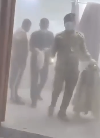 بالفيديو.. اندلاع حريق داخل صالة الانعاش في مستشفى الديوانية