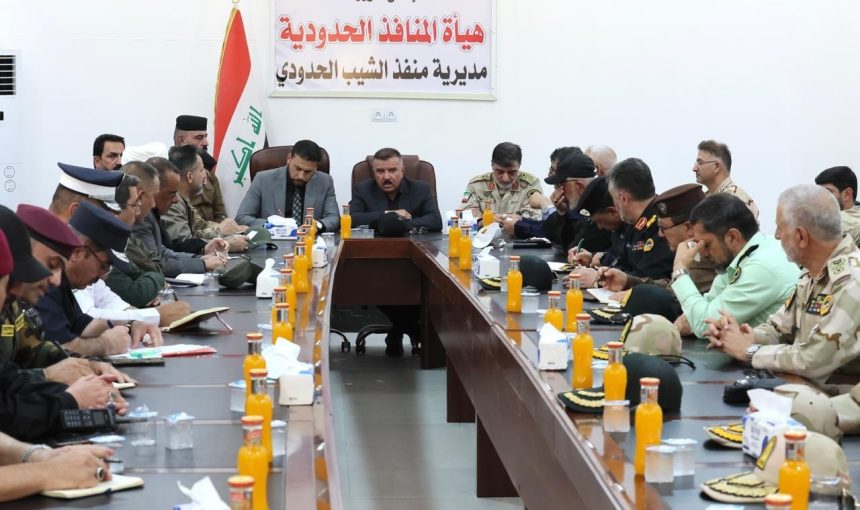 وزير الداخلية يوجه من منفذ الشيب بمراعاة الظروف الجوية وعدم تأخير مرور زائري الأربعينية