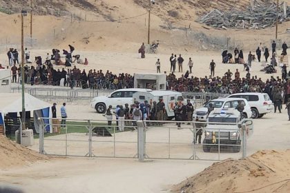 مبعوث ترامب يصل إلى مركز توزيع المساعدات في رفح