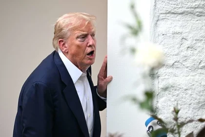 ترامب: لقد أمرت بنشر غواصتين نوويتين في مناطق مناسبة بالقرب من روسيا