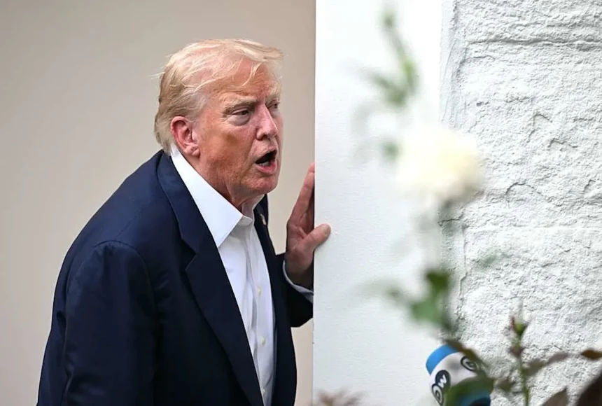 ترامب: لقد أمرت بنشر غواصتين نوويتين في مناطق مناسبة بالقرب من روسيا