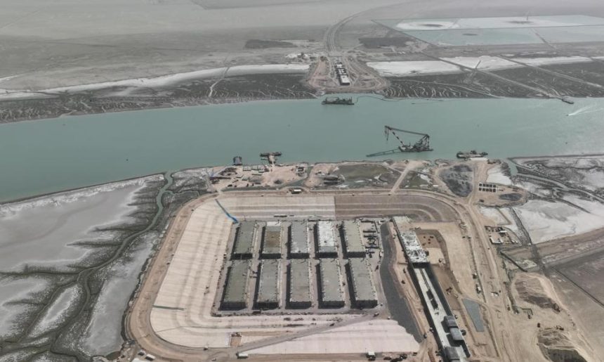 الموانئ: ندقق وثائق كل السفن الداخلة لقناة خور عبدالله والمياه الإقليمية تخضع لقانون وسلطة الدولة