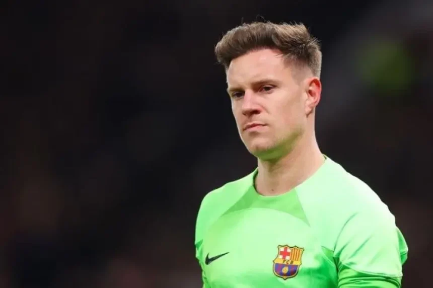 رفض التوقيع على تقريره الطبي.. تير شتيجن يهدد استقرار برشلونة