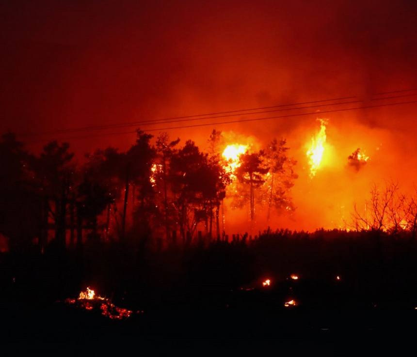 الدفاع المدني السوري يحاول السيطرة على حرائق جديدة اندلعت في ريف اللاذقية