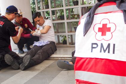 إصابة العشرات بعد زلزال بقوة 6 درجات ضرب وسط إندونيسيا